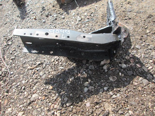 Кронштейн подножки нижний левый Мерседес актрос MP1 9436660979
